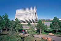 空軍士官学校のチャペル (Rich Grant提供,Visit Denver提供)
