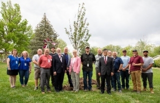 Consul-General MIKAMI Yoichi attends a Cherry Tree Planting Ceremony in Westminster (May 16, 2022)