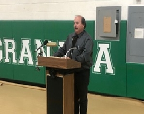 ジョン・ホッパー・アマチ保全協会会長への外務大臣表彰授与(令和4年5月21日)