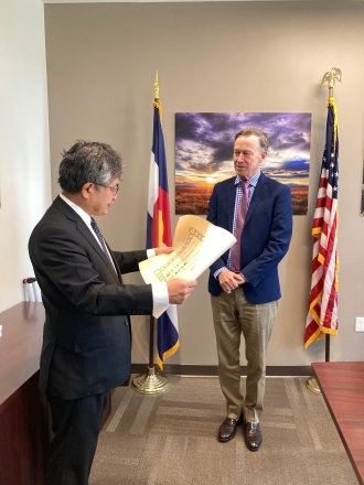 ジョン・ライト・ヒッケンルーパー・ジュニア氏への叙勲伝達式の開催（令和5年8月10日）