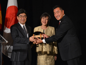 Consul General attends the opening reception of the Takayama Kiri-e exhibit (August 11, Monday)